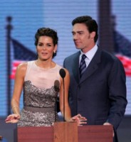 Angie Harmon t-shirt #1378913