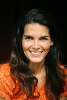 Angie Harmon t-shirt #2305315