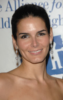 Angie Harmon t-shirt #3719890