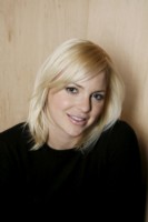 Anna Faris Sweatshirt #1494369