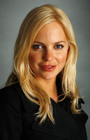 Anna Faris t-shirt #2063627
