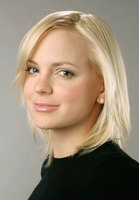 Anna Faris Sweatshirt #2063630