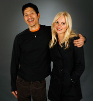Anna Faris Sweatshirt #2063647