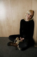 Anna Faris Sweatshirt #2063649