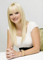 Anna Faris Sweatshirt #2288550