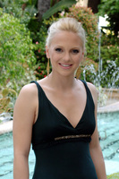 Anna Faris Sweatshirt #2315263