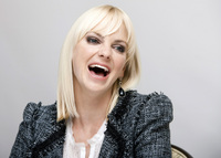 Anna Faris Sweatshirt #2315328