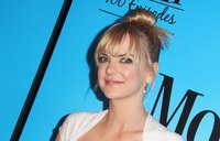 Anna Faris hoodie #2990997