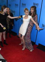 Anna Faris Sweatshirt #2991101