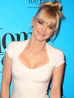 Anna Faris Sweatshirt #2991113