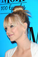 Anna Faris Sweatshirt #2991134