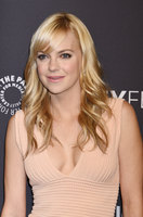 Anna Faris Sweatshirt #3194813