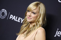 Anna Faris Sweatshirt #3194828