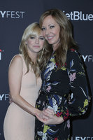 Anna Faris Sweatshirt #3194928