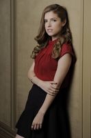 Anna Kendrick Longsleeve T-shirt #2374811