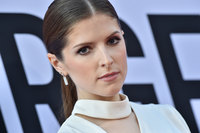 Anna Kendrick Longsleeve T-shirt #3280077