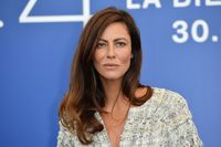 Anna Mouglalis longsleeve t-shirt #3292369