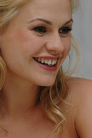 Anna Paquin Longsleeve T-shirt #2289444