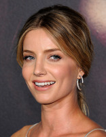 Annabelle Wallis Sweatshirt #2816413