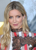 Annabelle Wallis hoodie #2816416