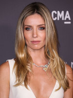 Annabelle Wallis t-shirt #2885098