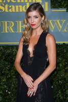 Annabelle Wallis t-shirt #2955167