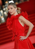 Annabelle Wallis hoodie #2955189