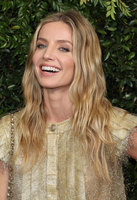 Annabelle Wallis t-shirt #3130950