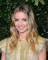Annabelle Wallis t-shirt #3130978