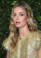 Annabelle Wallis t-shirt #3130979