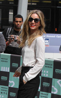 Annabelle Wallis Sweatshirt #3307713