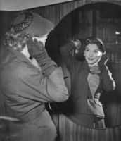 Anne Baxter tote bag #G934837