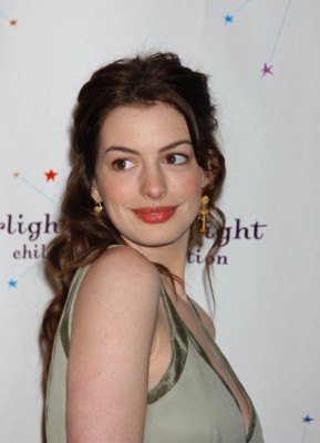 Anne Hathaway puzzle 1249991