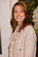 Anne Hathaway Longsleeve T-shirt #1269157