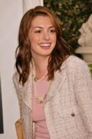 Anne Hathaway Longsleeve T-shirt #1269158