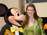 Anne Hathaway Longsleeve T-shirt #1280683
