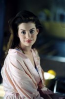 Anne Hathaway Longsleeve T-shirt #1291702