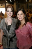 Anne Hathaway Longsleeve T-shirt #1291739