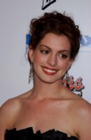Anne Hathaway Longsleeve T-shirt #1297723