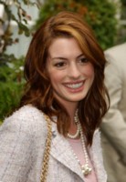 Anne Hathaway Longsleeve T-shirt #1298727