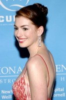Anne Hathaway Longsleeve T-shirt #1299113