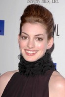 Anne Hathaway Longsleeve T-shirt #1299120