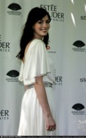 Anne Hathaway Longsleeve T-shirt #1356488