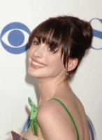 Anne Hathaway Longsleeve T-shirt #1356518