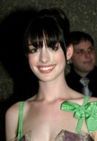 Anne Hathaway Longsleeve T-shirt #1356524