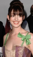Anne Hathaway Longsleeve T-shirt #1356575