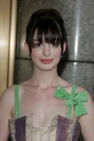 Anne Hathaway Longsleeve T-shirt #1356577