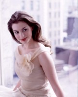 Anne Hathaway Longsleeve T-shirt #1363613