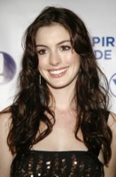 Anne Hathaway Longsleeve T-shirt #1459220