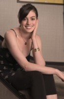 Anne Hathaway Longsleeve T-shirt #1477414